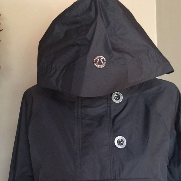 Price drop🌲🌲Lululemon Cycling Windbreaker - Picture 4 of 7